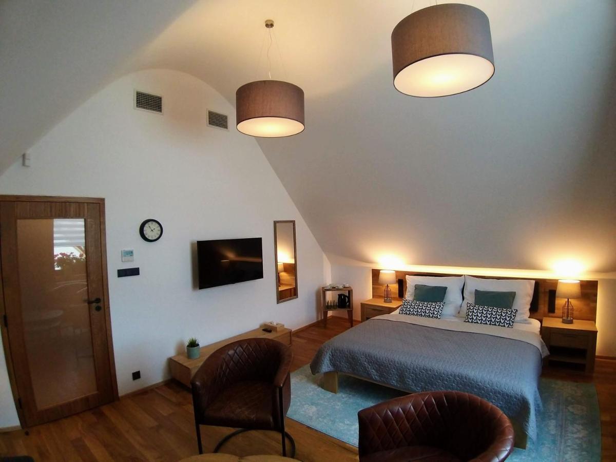 Kafe Orech Mnichovo Hradiště Buitenkant foto