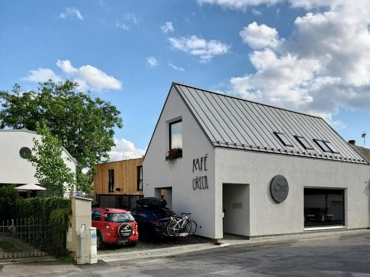 Kafe Orech Mnichovo Hradiště Buitenkant foto
